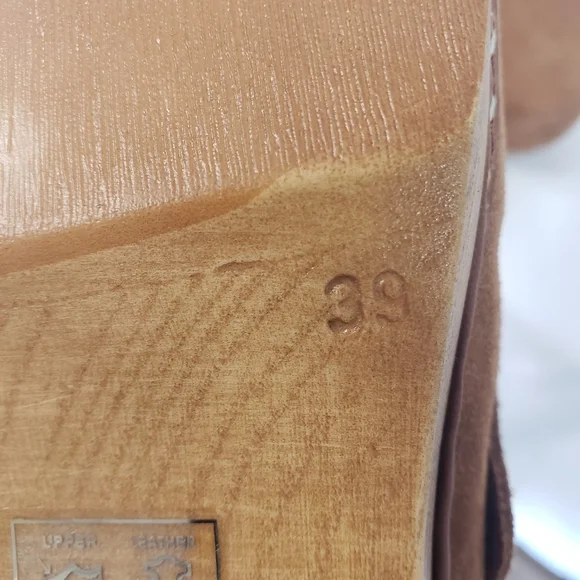 M&C Womens Brown Tan Clogs Suede Size 39 (US 8.5) Made In Spain Buckle Wood Heel - Picture 4 of 15